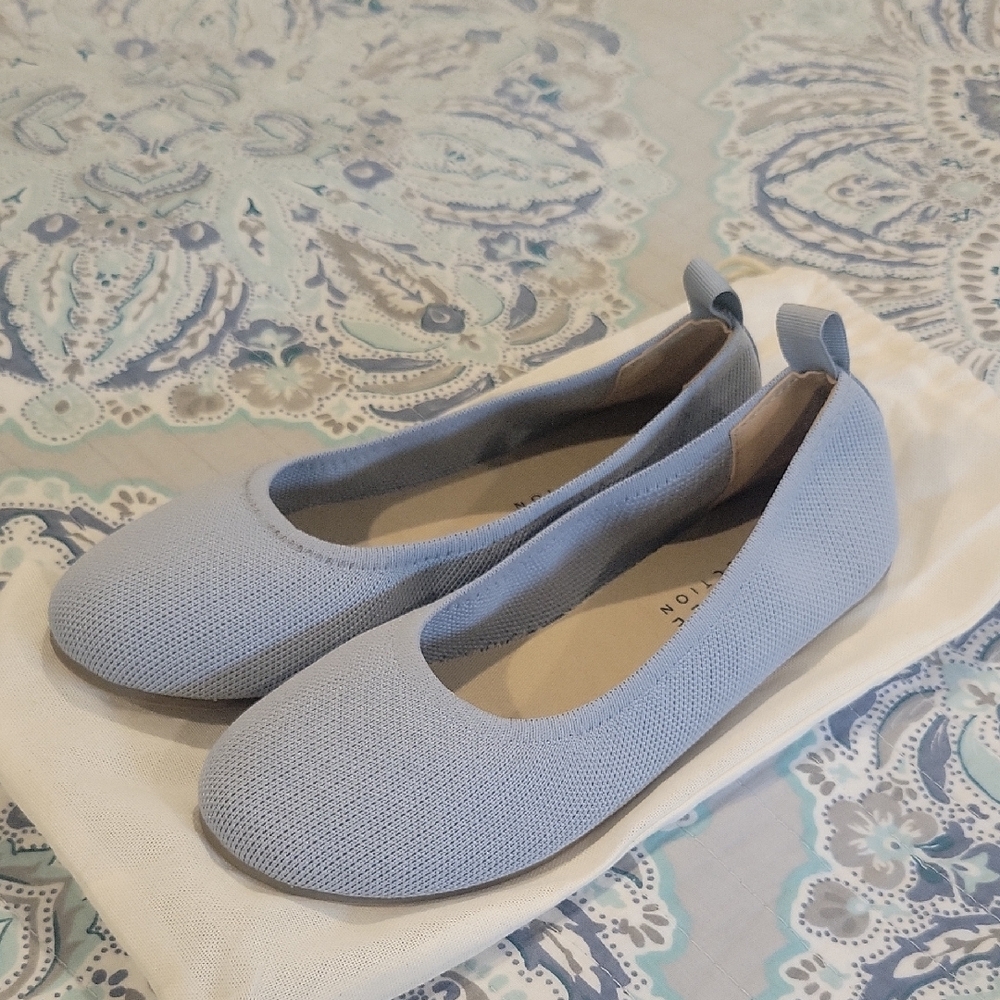 Journee Collection Blue Mesh Stretcy Ballet Flats Size 7 Wide